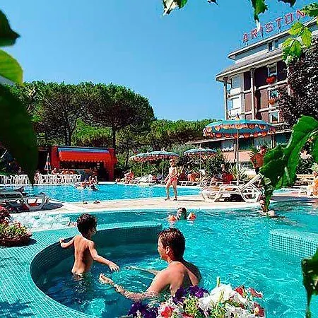 Otel Ariston 4*