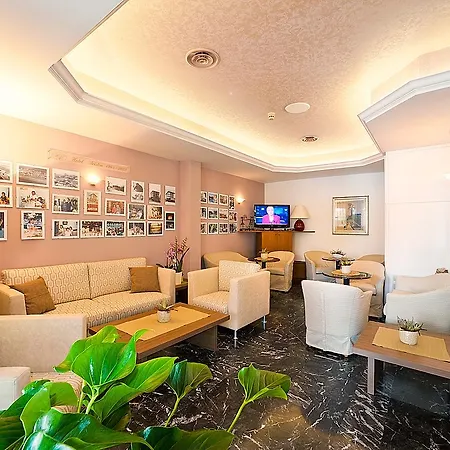 Otel Ariston 4*