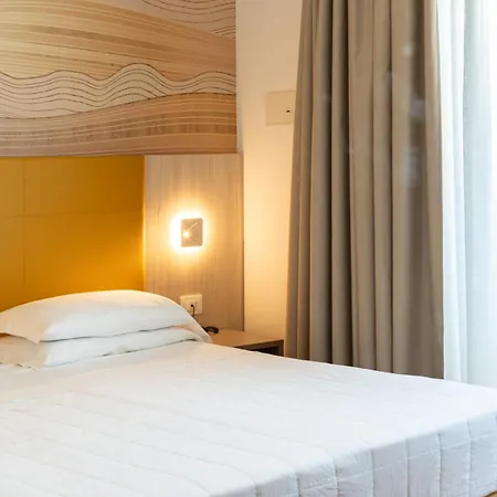 Ariston Hotell