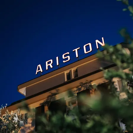 Ariston Hotell 4*